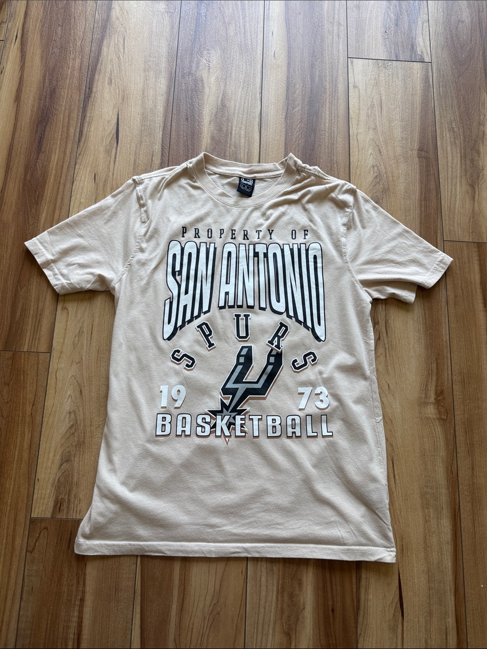 San Antonio Spurs Cream Graphic T‑Shirt